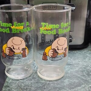 Hardee's 'Time for a Food Break' Glasses - Yellow and Green